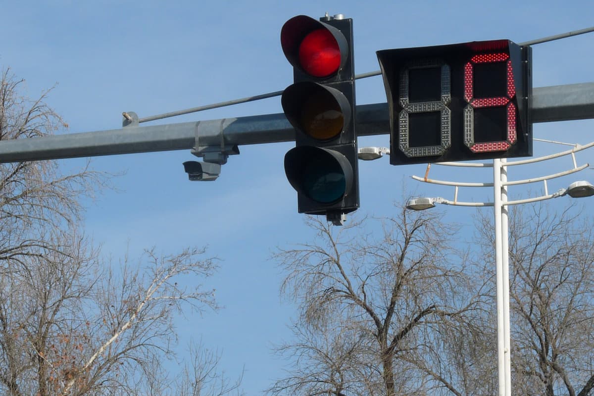 2026-yilda qizil chiroqda o‘tish jarimasi qancha?