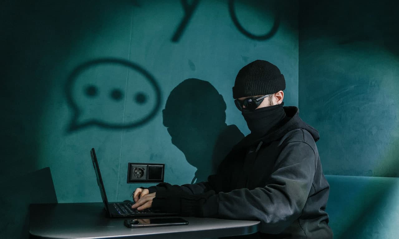 Onlayn firibgarlikdan qanday himoyalanish mumkin? — to‘liq amaliy qo‘llanma